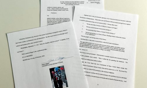 Juez ordena liberar a niño de 5 años y a su padre detenidos en redada migratoria en Minnesota