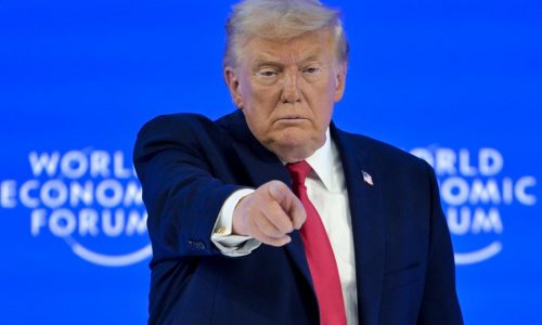 Trump presenta su Junta de Paz en Davos mientras se cuestiona el liderazgo de EEUU
