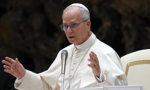 En un importante discurso, León XIV critica que los países usen la fuerza para imponer su dominio