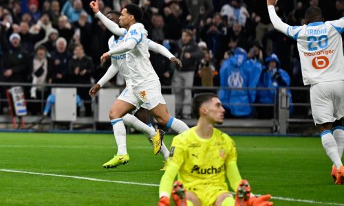 Marsella vence a Lens y lucha por el título de la Ligue 1 mientras Mónaco empata a cero