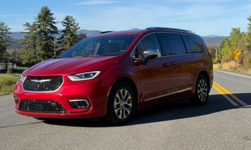 2026 Chrysler Pacifica Pinnacle keeps brand afloat