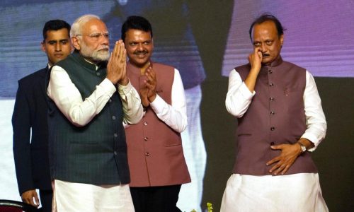 Un avión privado se estrella en el oeste de India. Mueren un vice primer ministro y otras 4 personas