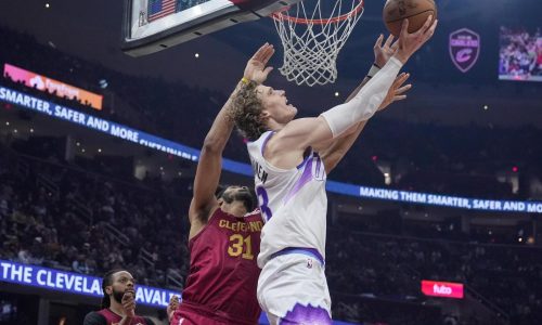 Jazz deja atrás humillante derrota con victoria 123-112 ante Cavaliers
