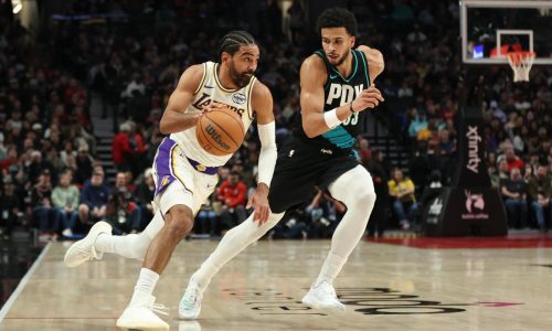 Sharpe lidera a los Blazers en victoria 132-116 sobre Lakers sin Doncic