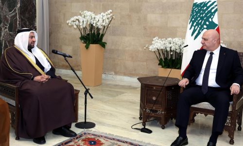 Qatar invertirá en sector eléctrico de Líbano y ayudará a retornar refugiados sirios