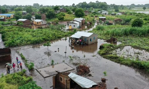 Inundaciones en Mozambique causan desplazamiento de más de 300.000 personas en una provincia