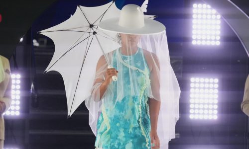 Naomi Osaka deslumbra con gran entrada y destacado estilo en el Abierto de Australia