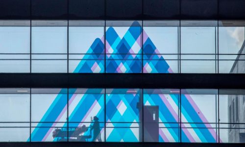 Miles de enfermeras se declaran en huelga en varios hospitales importantes de Nueva York