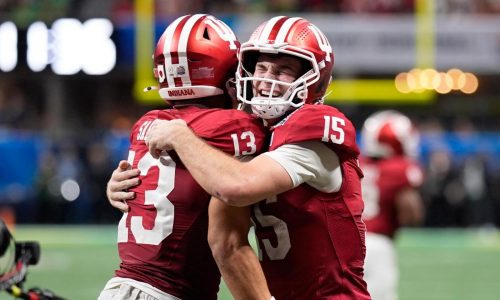 Indiana refuerza su dominio con aplastante victoria 56-22 sobre Oregon en el Peach Bowl