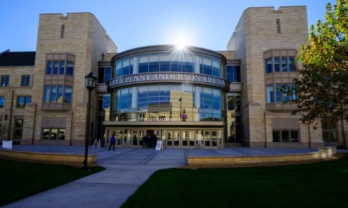 Women’s hockey: Tommies finish off weekend sweep of St. Cloud State