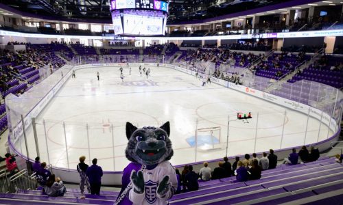 St. Thomas men’s hockey: Tommies have chance to jump MSU for CCHA lead