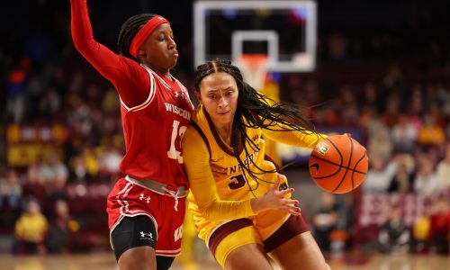 Women’s basketball: Gophers pour it on against Wisconsin