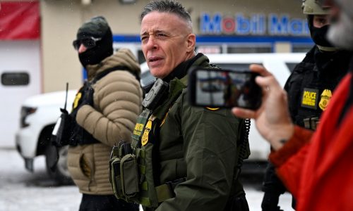 Court lifts restrictions on immigration officers’ tactics in Minnesota