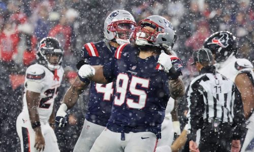 AFC playoffs: Patriots top Texans, advance to title game