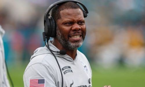 Vikings reportedly lose defensive backs coach Daronte Jones