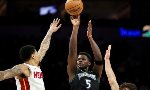 ‘A championship team’: Timberwolves dominant again in win over Miami