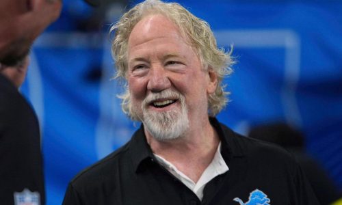 Director Timothy Busfield turns himself in to face child sex abuse charges in New Mexico