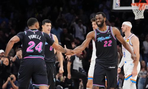 Bam Adebayo anota 30 puntos y triple de Wiggins al final da victoria al Heat sobre Thunder 122-120