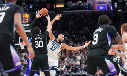 George anota 43 puntos y Jazz remonta para vencer a Timberwolves 127-122; Hardy llega a 100 triunfos