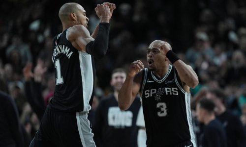 Wembanyama ayuda a Spurs, que vencen a Wolves pese a 55 puntos de Edwards