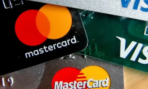 Trump Calls for Temporary 10 Percent Cap on Credit Card Interest Rates