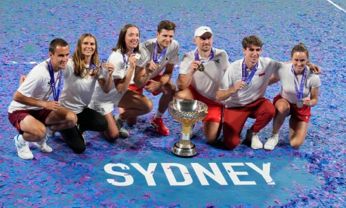 Polonia supera derrota de Świątek ante Bencic y vence a Suiza en final de la United Cup