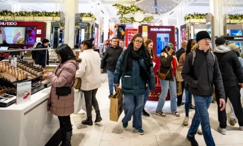 US Holiday Spending Jumped in December, Signaling Consumer Strength Into 2026