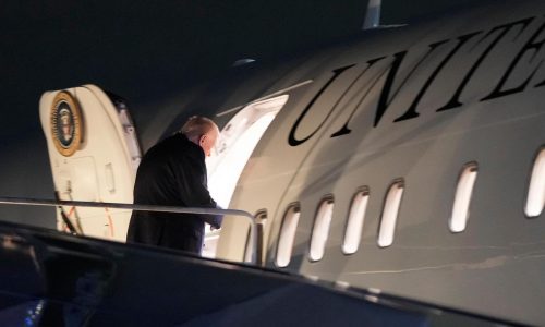 Trump “inclinado” a mantener a ExxonMobil fuera de Venezuela tras respuesta del CEO en reunión