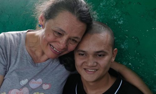 Continúa por 3er día la lenta liberación de prisioneros en Venezuela tras anuncio del gobierno