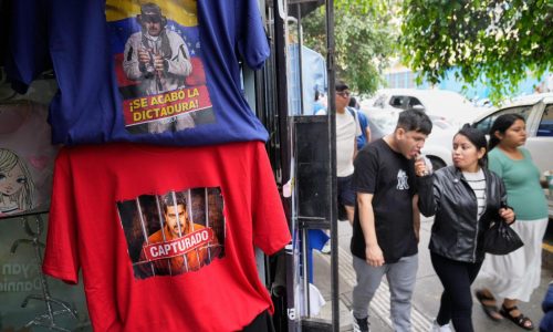 Millones de venezolanos dispersos por Latinoamérica observan con cautela qué vendrá ahora