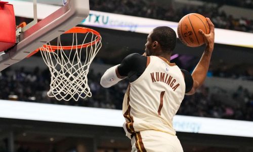 Warriors dejan fuera a Kuminga por contusión ósea y hiperextensión de rodilla