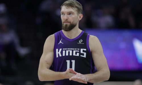 Sabonis regresa y ayuda a Kings a vencer a Wizards por 128-115 para su 4ta victoria seguida