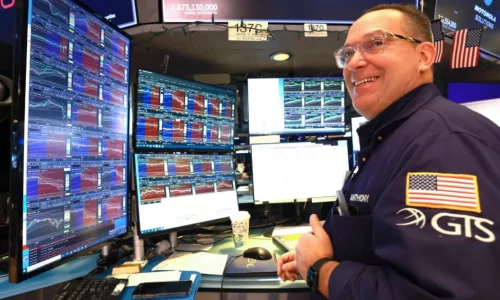 Wall Street Review: Stocks Close Out Strong Week on Labor Market Clarity