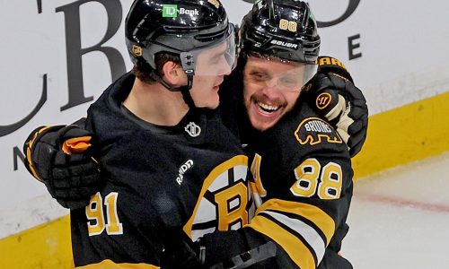 Bruins’ show goes on in New York as Boston looks to stay red hot