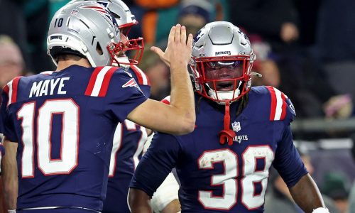 What Drake Maye hopes to prove to Patriots teammates in playoffs