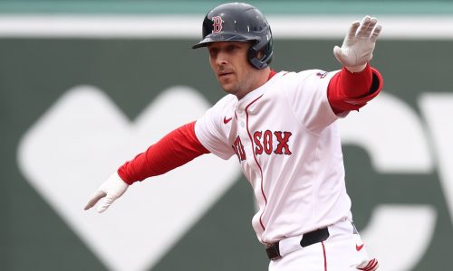 Report: Alex Bregman chooses NL contender over Red Sox