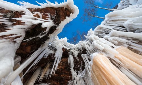 Apostle Islands ice caves open for first time since 2015