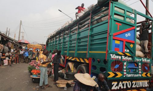 África le apuesta a microrredes solares para impulsar camiones eléctricos