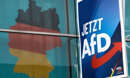 Tribunal alemán falla que agencia de inteligencia no puede llamar extremista a AfD, por ahora