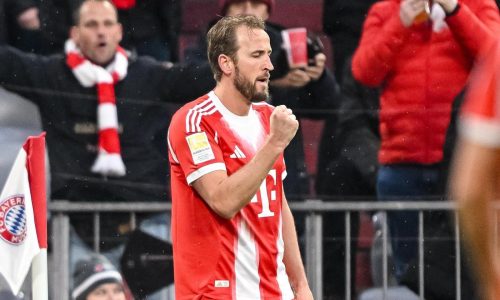 Harry Kane marca 2 goles, comete penal y Bayern aguanta para mantener el liderato en la Bundesliga