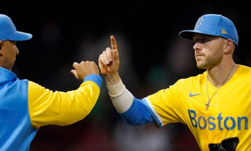 Cora says Story made contract decision ‘5 minutes’ after postseason ended