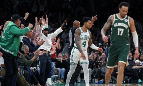 Anfernee Simons, Jaylen Brown lead Celtics to blowout of Bucks