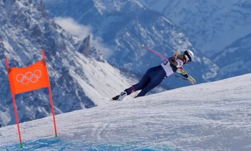 Lindsey Vonn stable after surgery