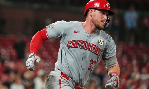 Stephenson gana arbitraje salarial contra Rojos. Angelinos vencen a Detmers