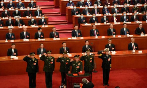 China destituye a 19 diputados, incluidos nueve militares, antes de su congreso anual