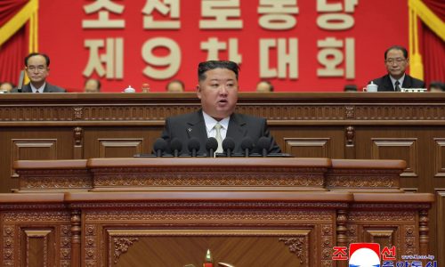 Kim abre congreso del partido con un elogio a la economía y al peso regional de Corea del Norte