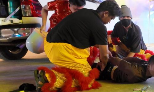 Policías tailandeses se hacen pasar por bailarines para atrapar a un ladrón serial