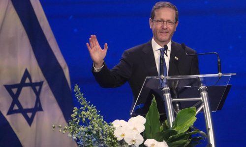 El presidente israelí termina una tensa visita a Australia en medio de protestas por Gaza