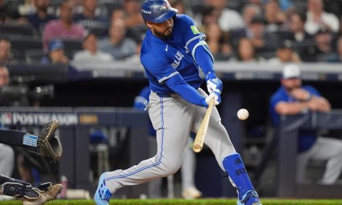 Anthony Santander se perderá gran parte de la temporada con Azulejos por lesión de hombro