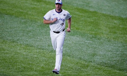 Max Scherzer y Azulejos llegan a acuerdo por 1 año y 3 millones, dice fuente a la AP